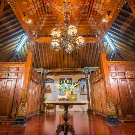 Joglo Yudhistira Villa Sleman  Kültér fotó